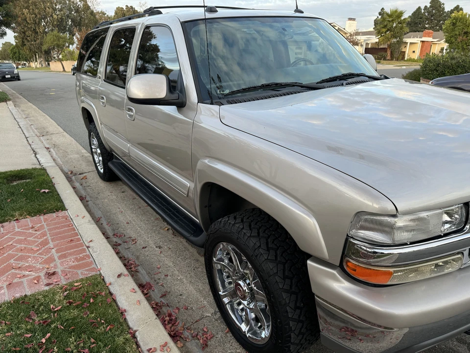 2004 Chevrolet Suburban 9th Gen - Image 5 of 31