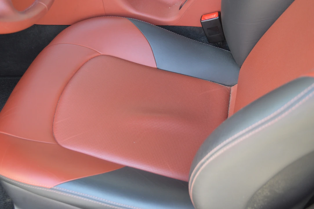 2004 Chrysler Crossfire - Image 28 of 31