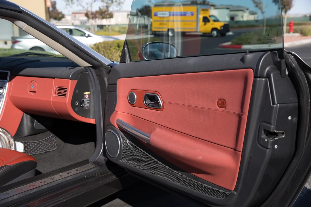 2004 Chrysler Crossfire - Image 24 of 31