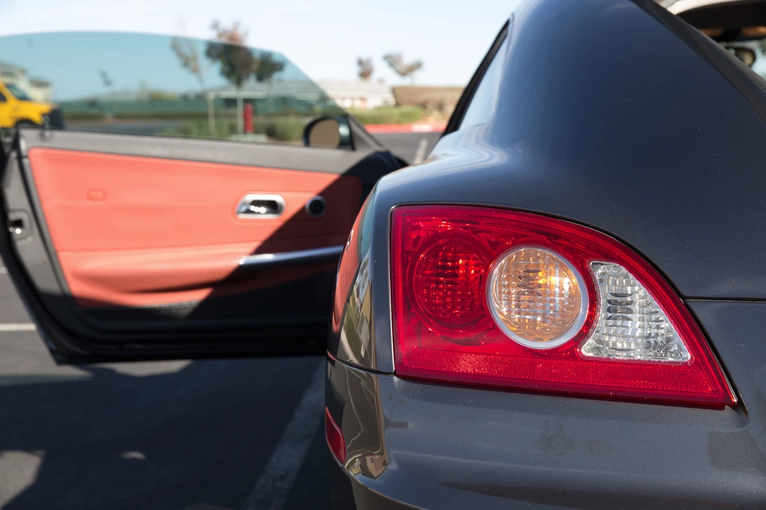 2004 Chrysler Crossfire - Image 23 of 31