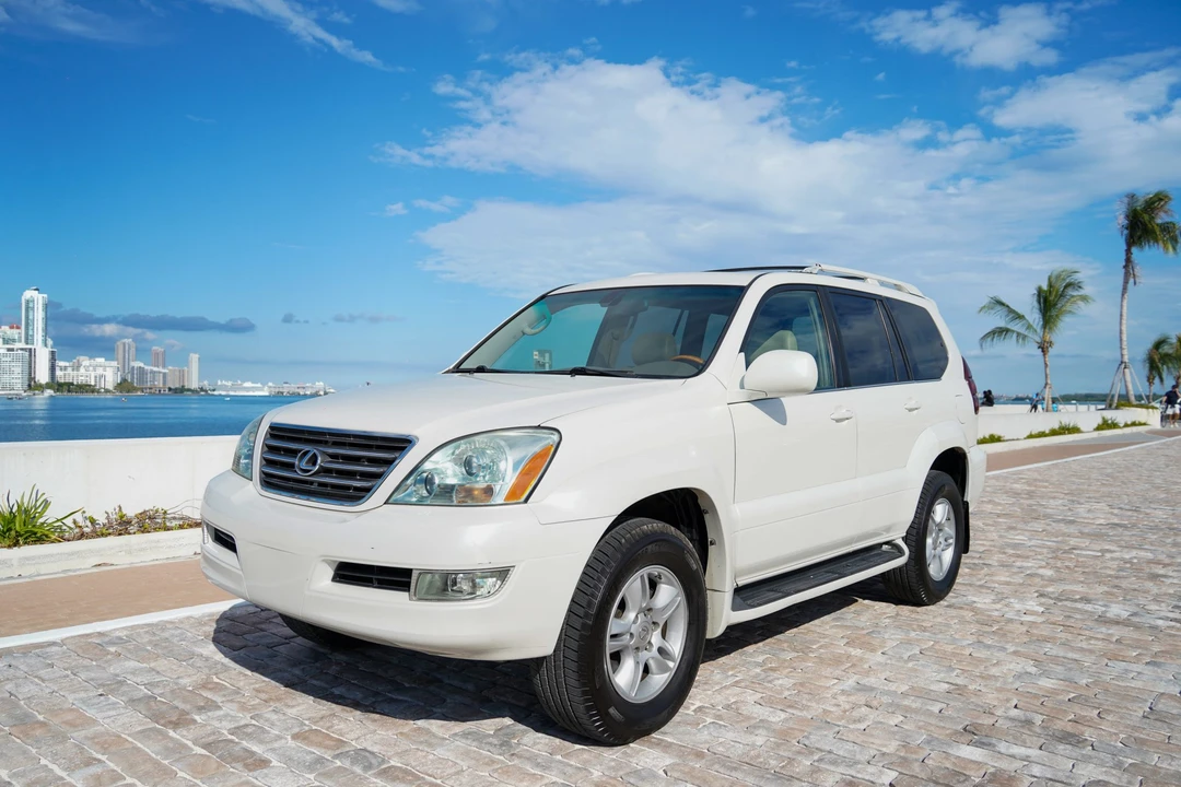 2004 Lexus GX 1st Gen - Image 3 of 31
