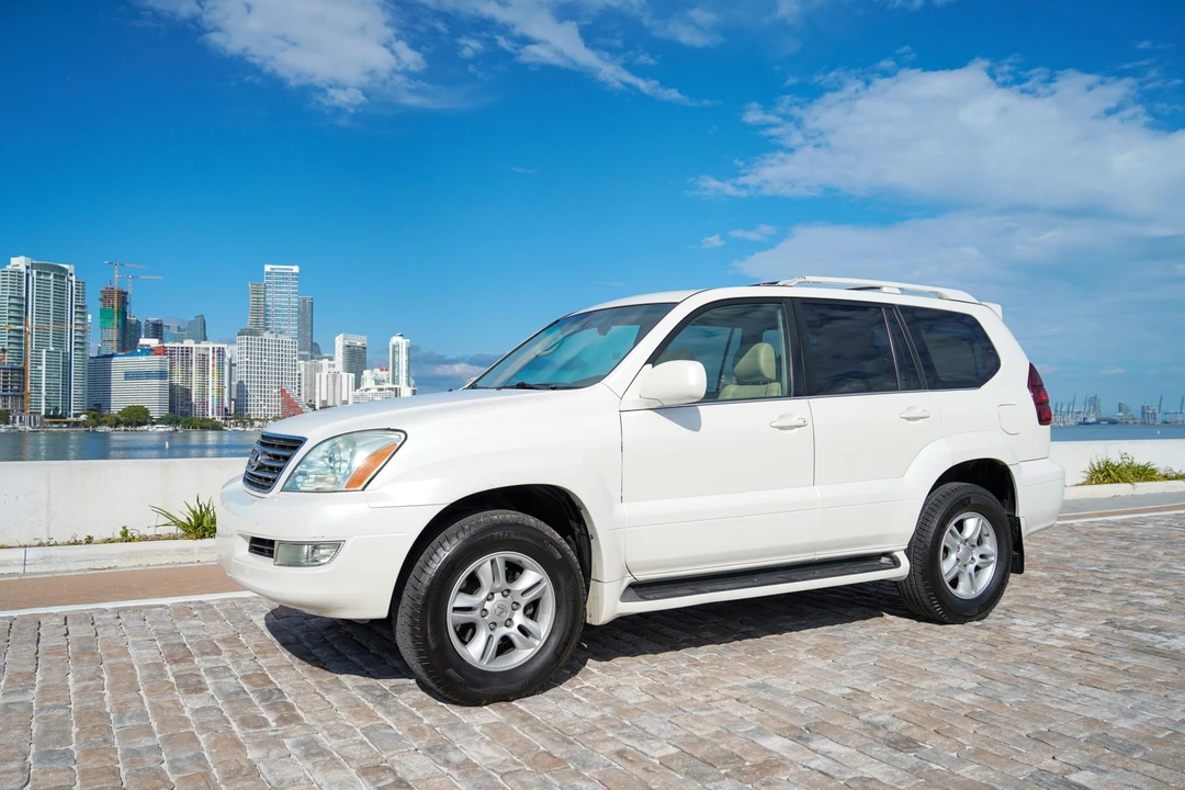 2004 Lexus GX 1st Gen - Image 2 of 31