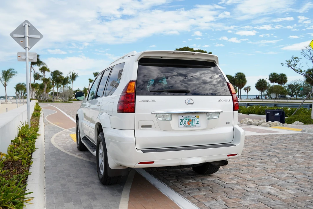 2004 Lexus GX 1st Gen - Image 12 of 31