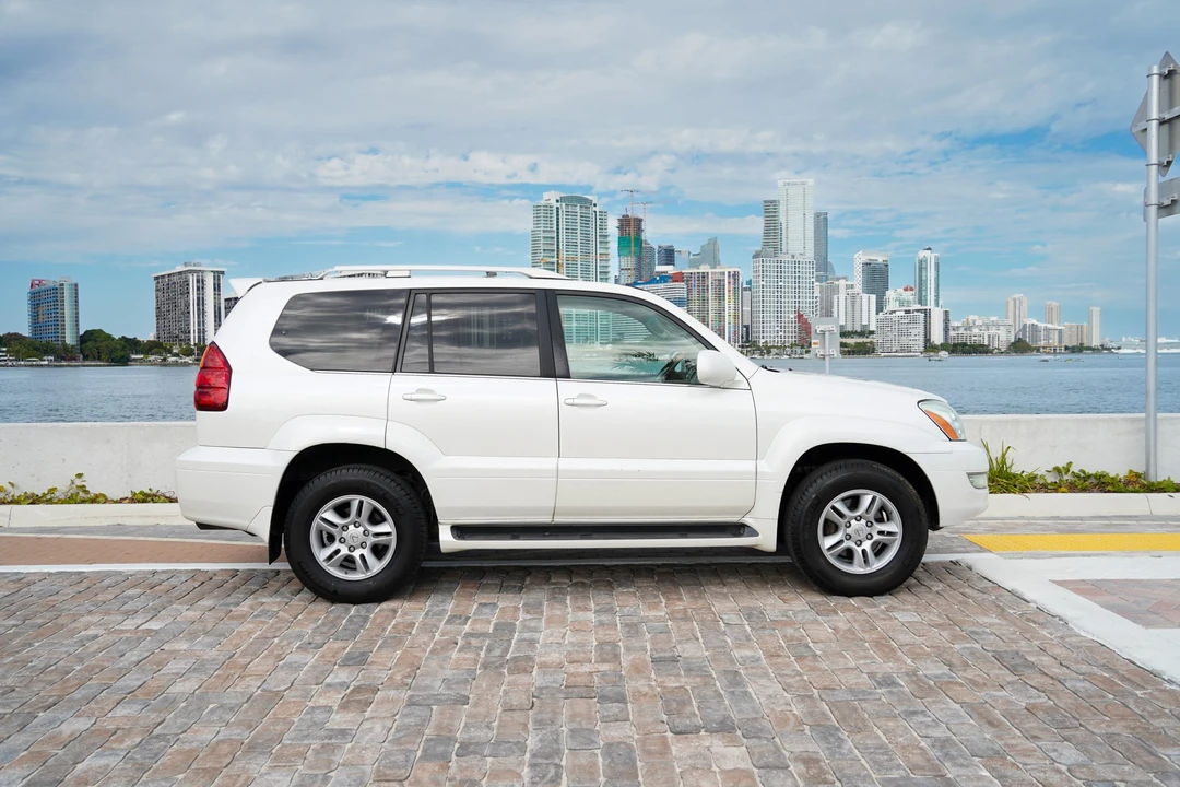 2004 Lexus GX 1st Gen - Image 8 of 31