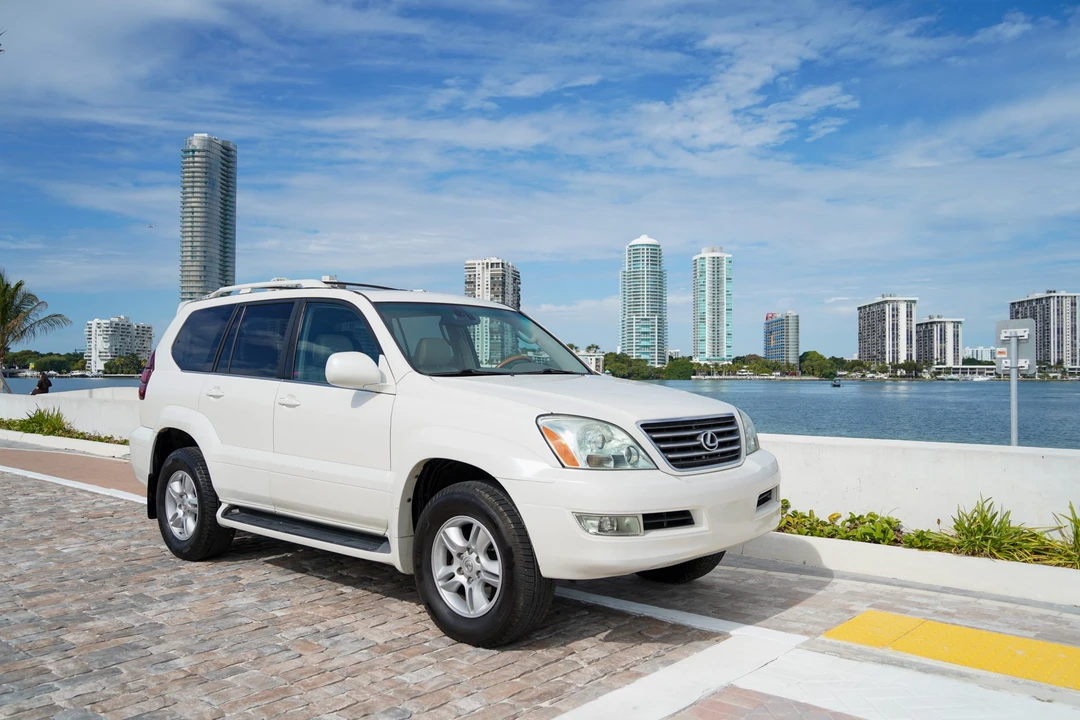 2004 Lexus GX 1st Gen - Image 7 of 31