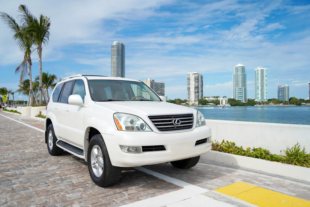 2004 Lexus GX 1st Gen - Image 6 of 31