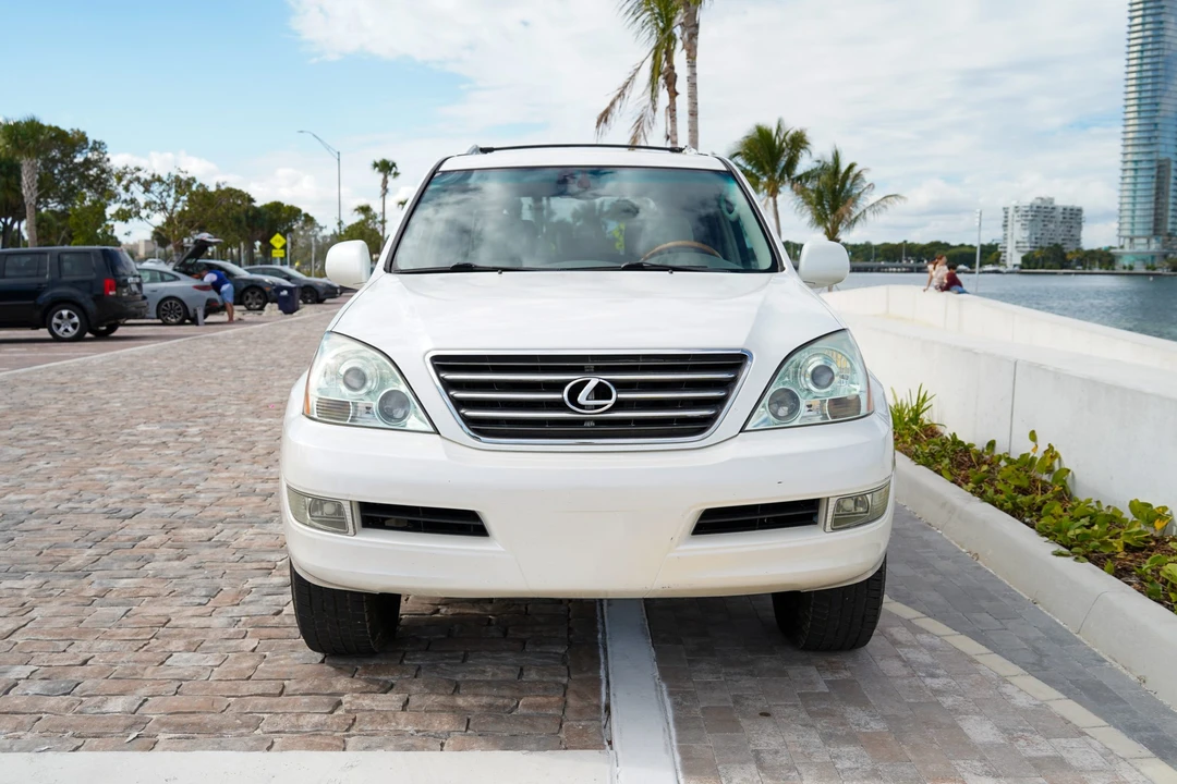 2004 Lexus GX 1st Gen - Image 4 of 31
