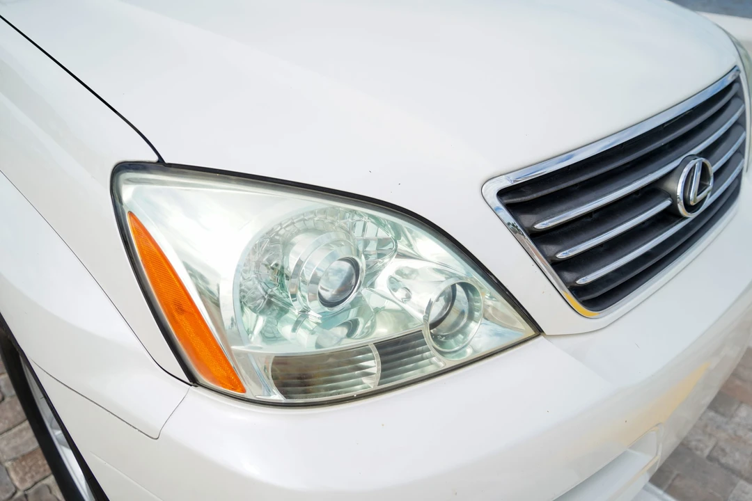 2004 Lexus GX 1st Gen - Image 16 of 31