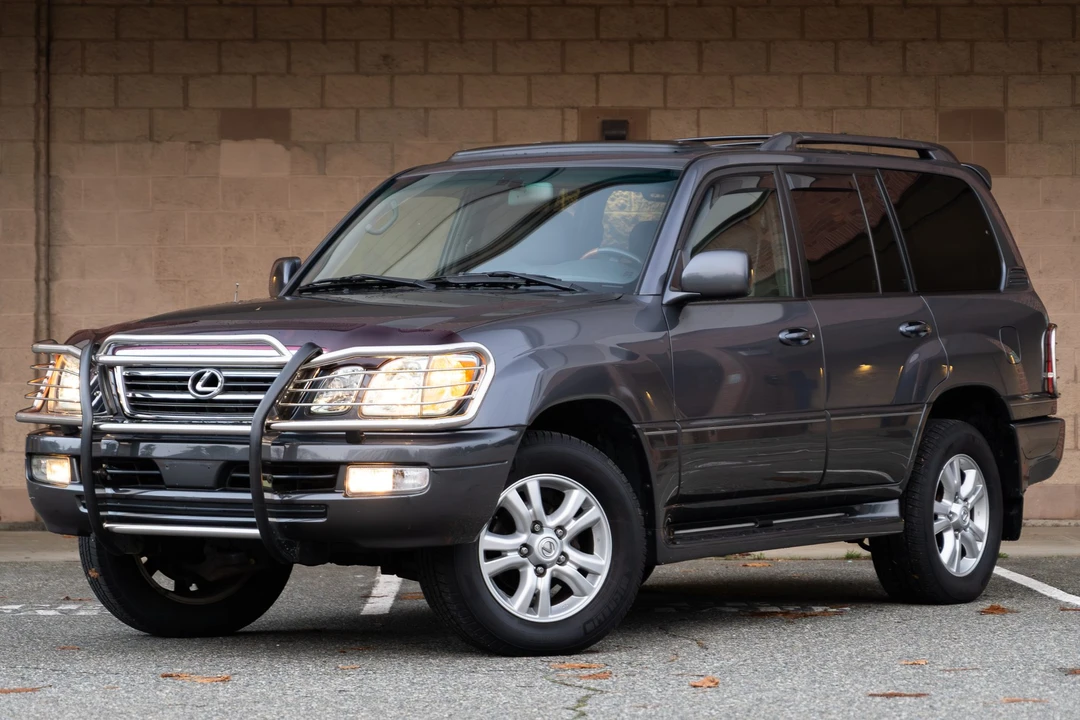 2004 Lexus LX 2nd Gen - Image 2 of 31