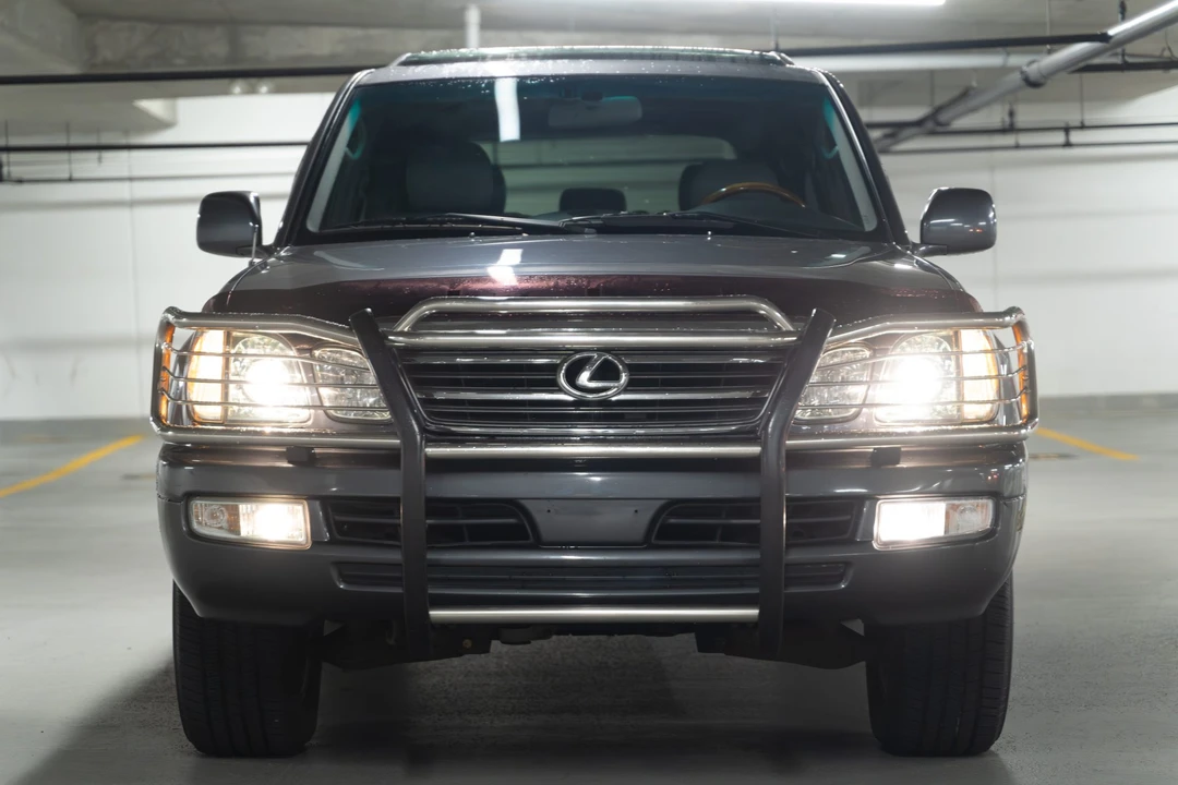 2004 Lexus LX 2nd Gen - Image 20 of 31