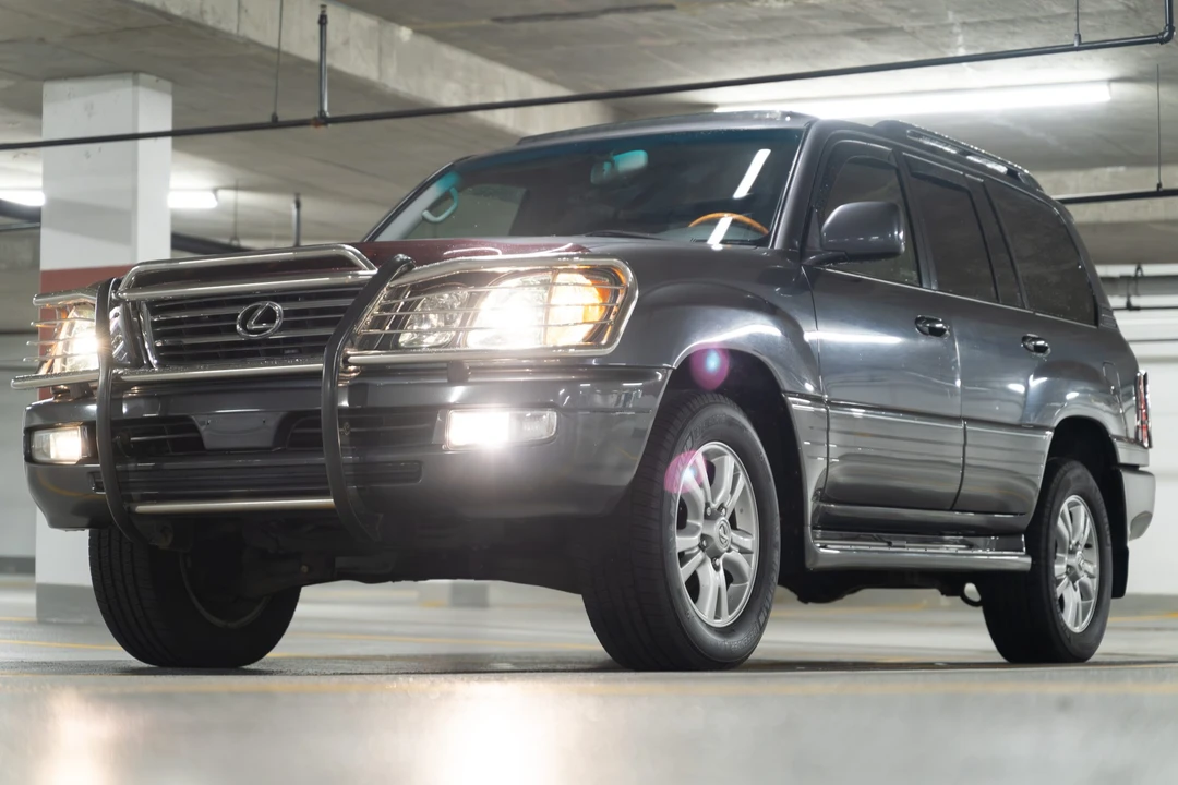 2004 Lexus LX 2nd Gen - Image 6 of 31