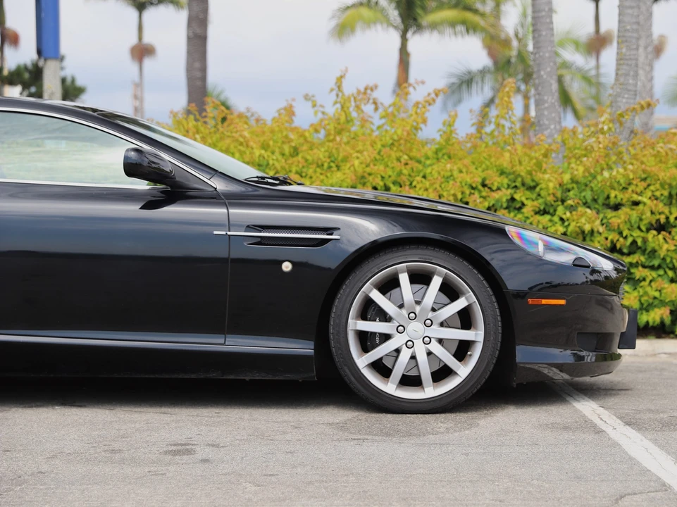 2005 Aston Martin DB9 - Image 25 of 31