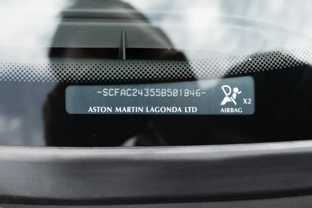 2005 Aston Martin Vanquish 1st Gen - Image 15 of 31