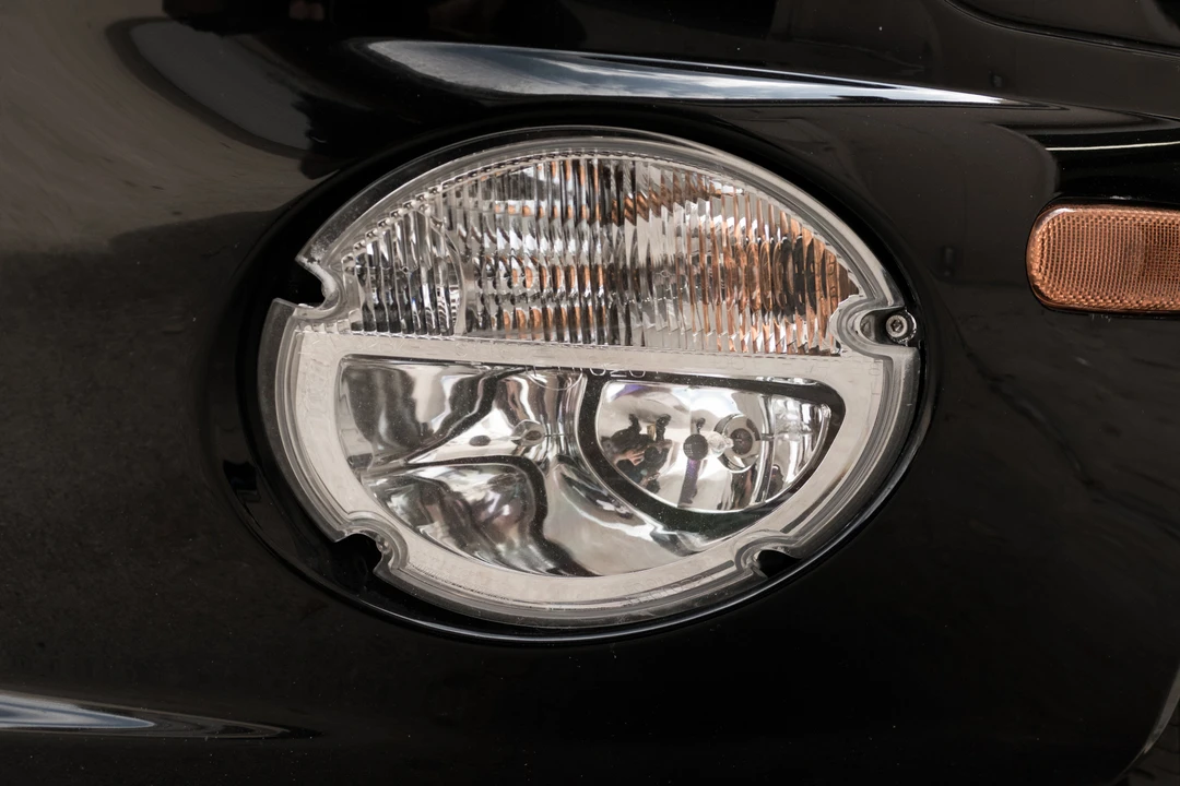 2005 Aston Martin Vanquish 1st Gen - Image 19 of 31
