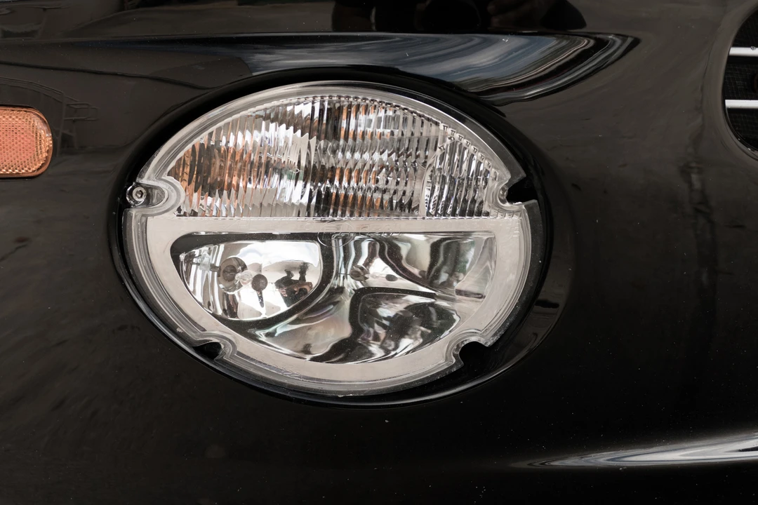 2005 Aston Martin Vanquish 1st Gen - Image 20 of 31