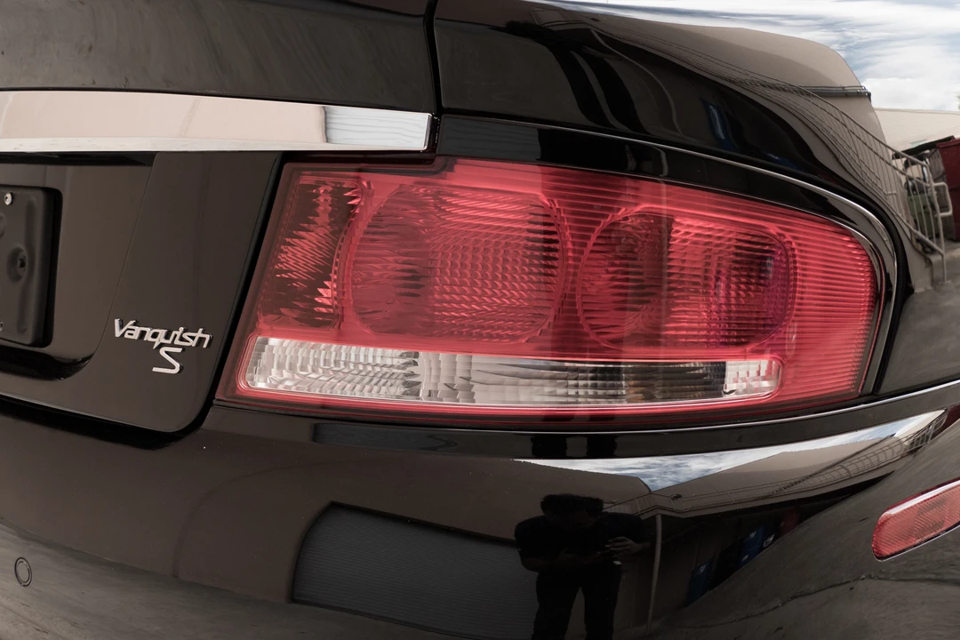 2005 Aston Martin Vanquish 1st Gen - Image 21 of 31