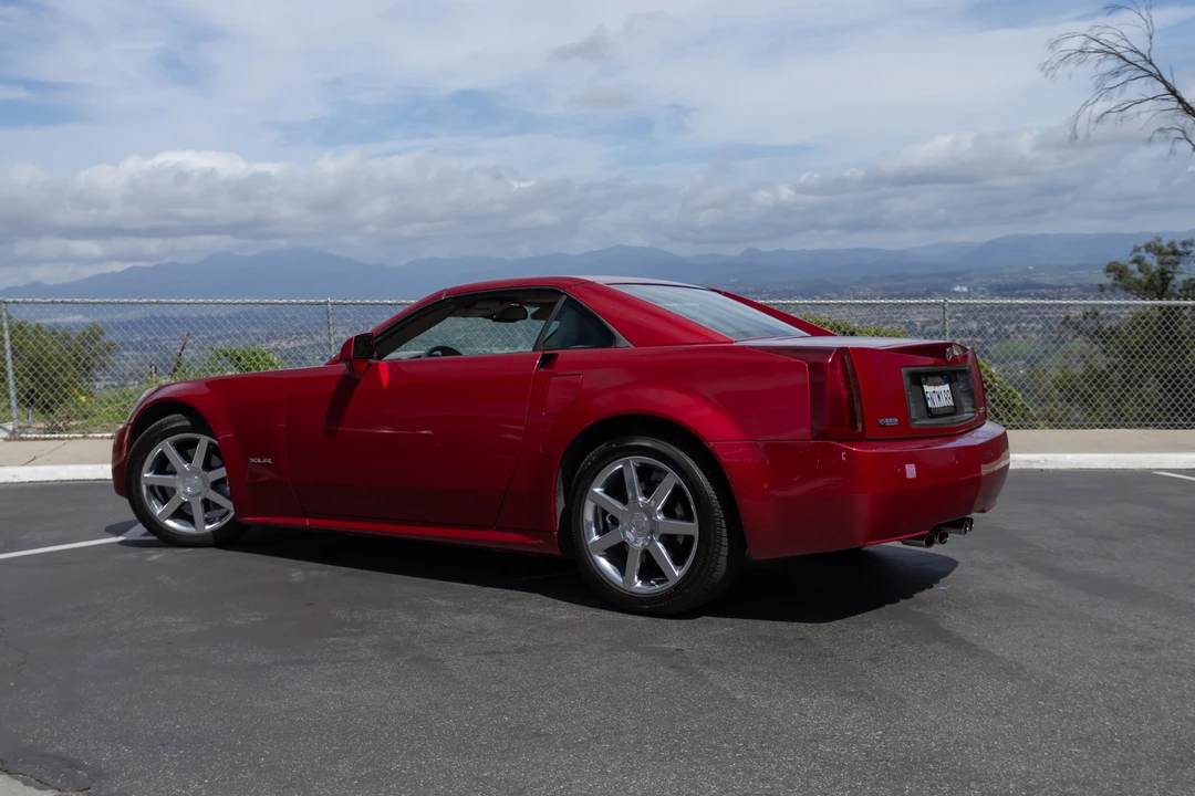 2005 Cadillac XLR - Image 4 of 31