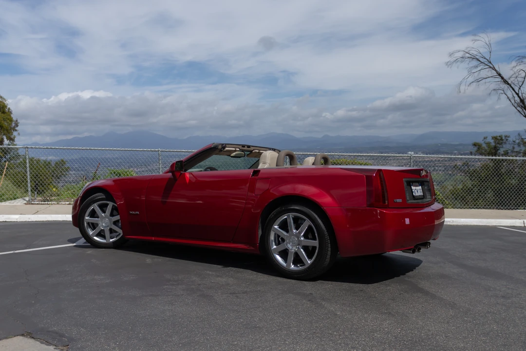 2005 Cadillac XLR - Image 5 of 31