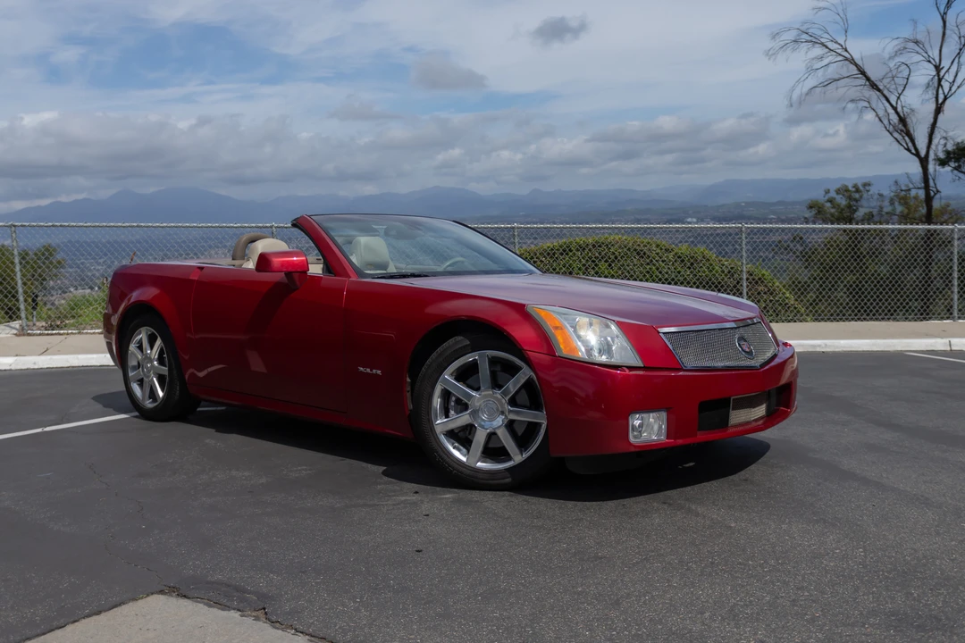 2005 Cadillac XLR - Image 6 of 31