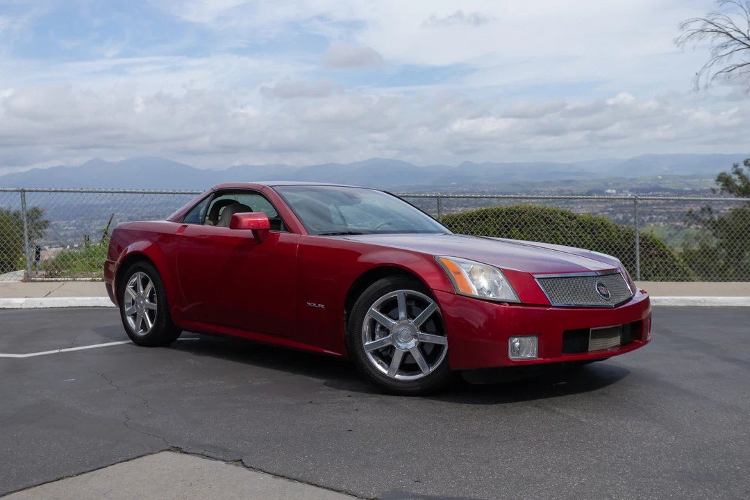2005 Cadillac XLR - Image 7 of 31