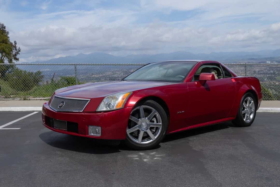 2005 Cadillac XLR - Image 8 of 31
