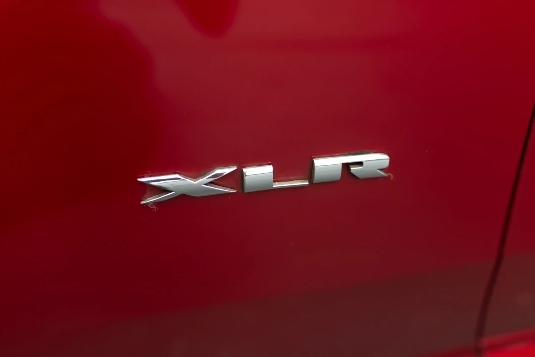 2005 Cadillac XLR - Image 28 of 31