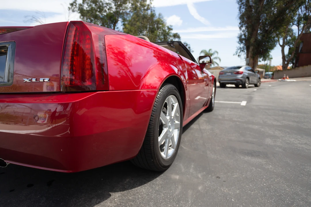 2005 Cadillac XLR - Image 21 of 31