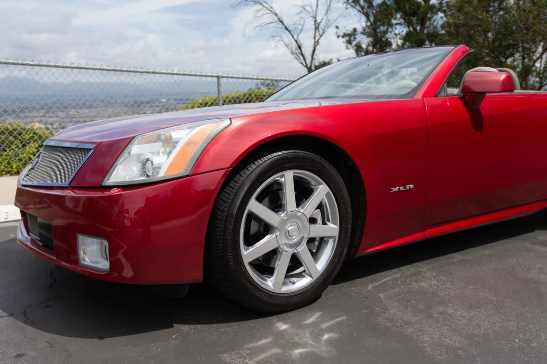 2005 Cadillac XLR - Image 20 of 31