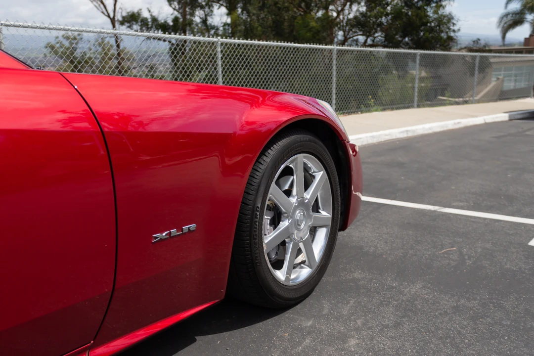 2005 Cadillac XLR - Image 19 of 31