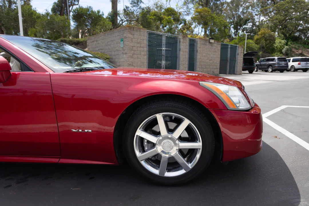 2005 Cadillac XLR - Image 18 of 31