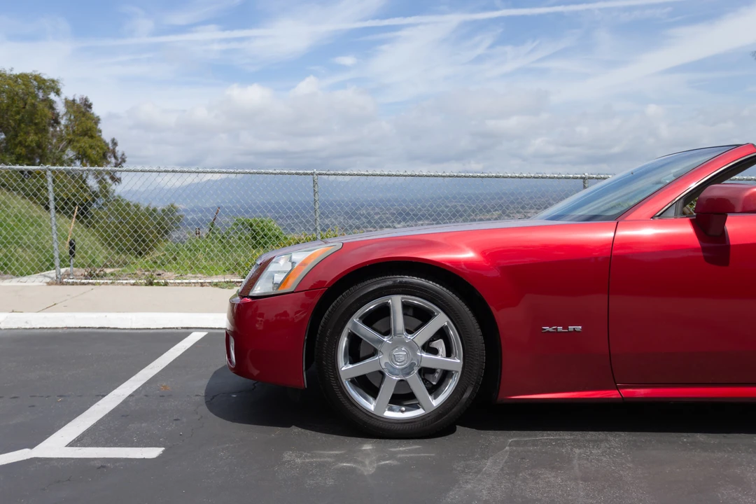 2005 Cadillac XLR - Image 15 of 31