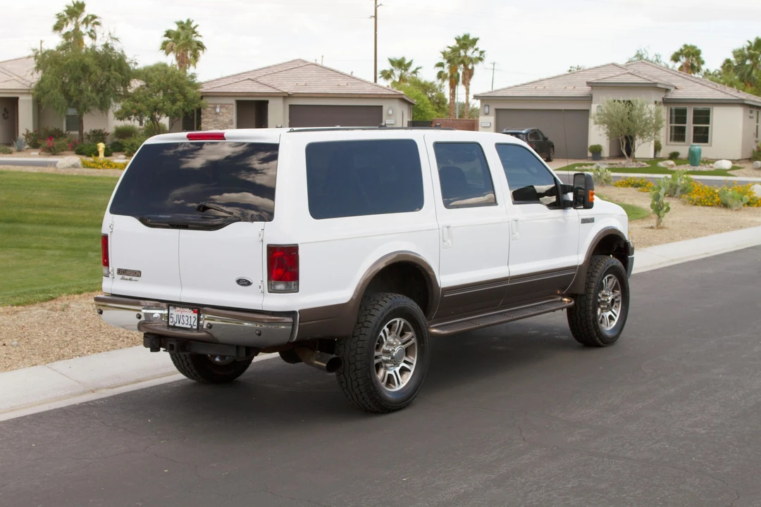 2005 Ford Excursion - Image 10 of 31