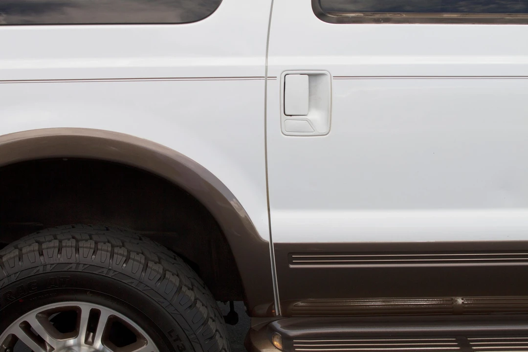 2005 Ford Excursion - Image 30 of 31
