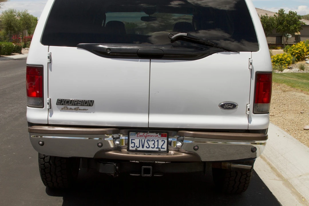 2005 Ford Excursion - Image 25 of 31