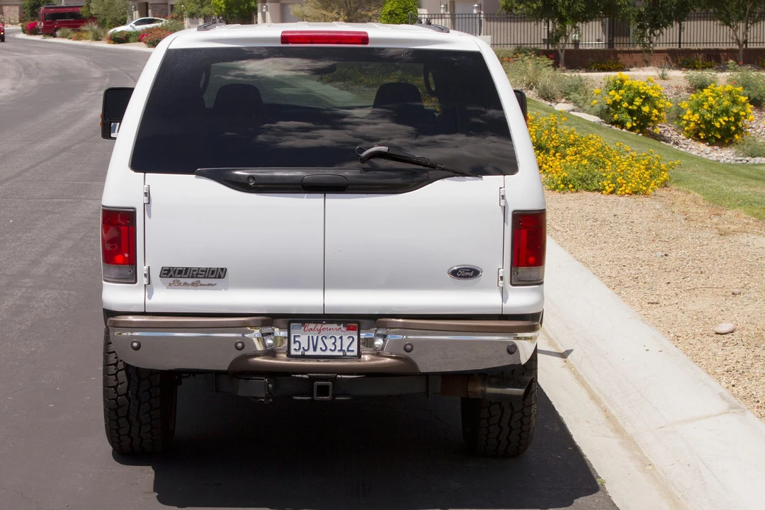 2005 Ford Excursion - Image 8 of 31