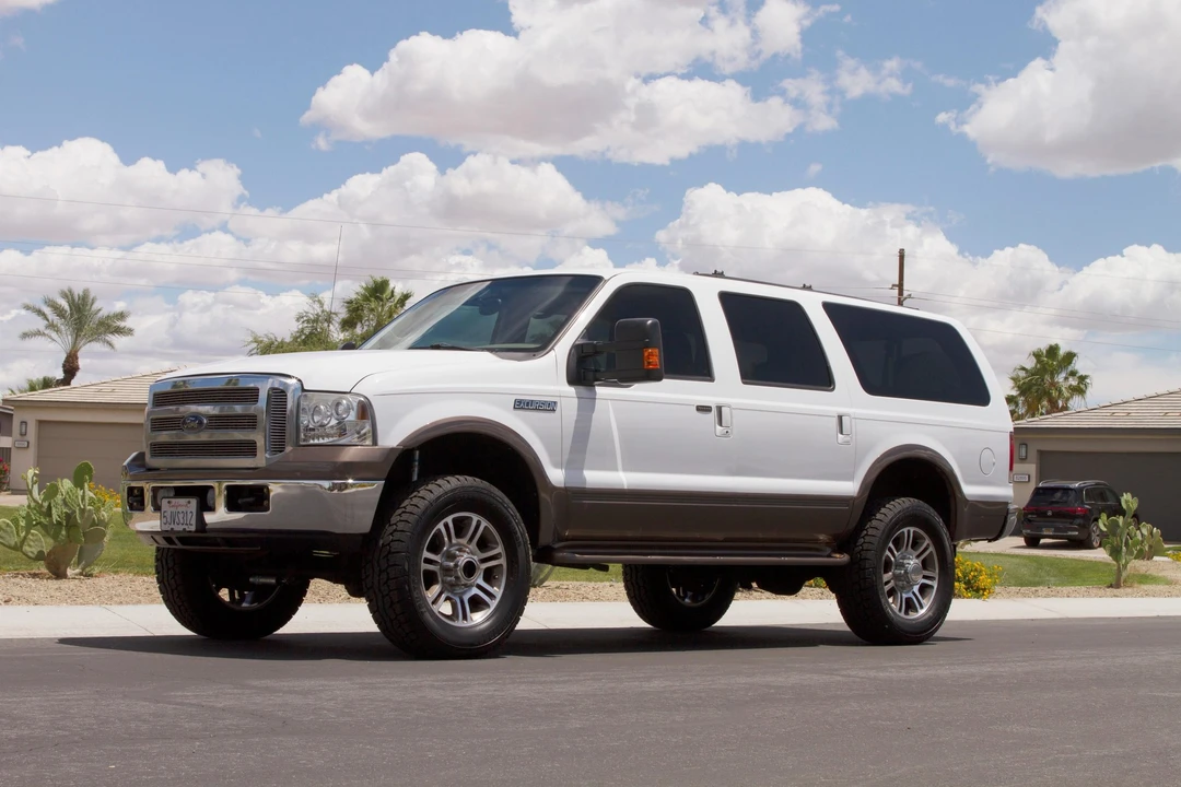 2005 Ford Excursion - Image 2 of 31
