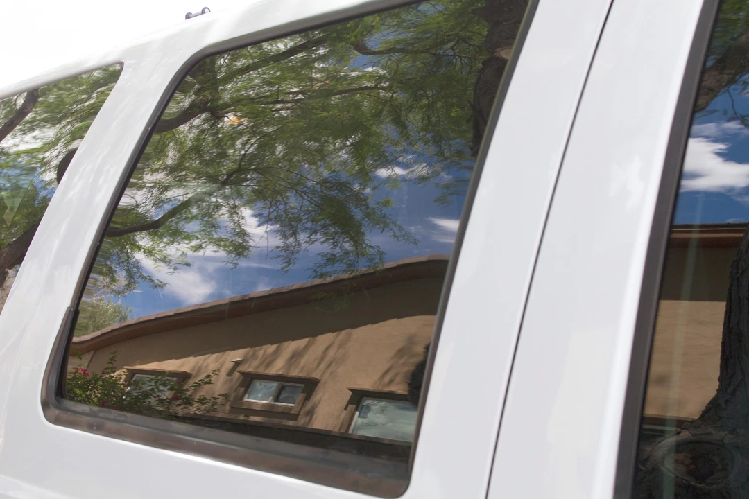 2005 Ford Excursion - Image 22 of 31