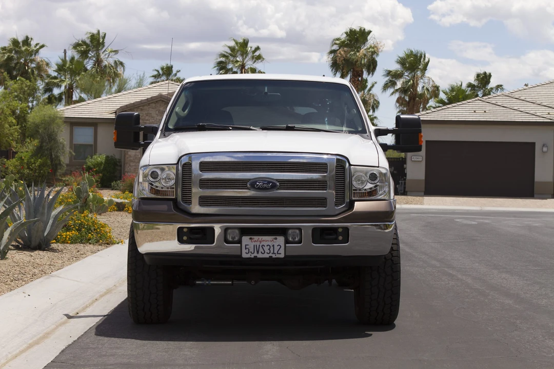 2005 Ford Excursion - Image 15 of 31