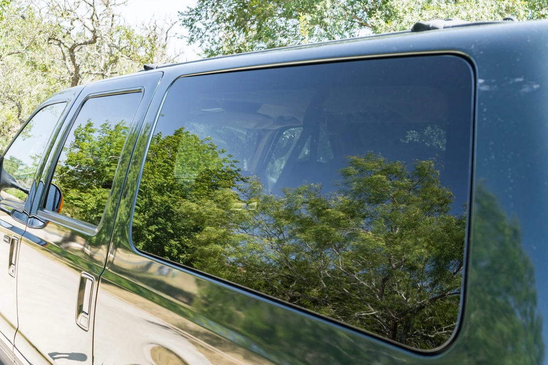 2005 Ford Excursion - Image 20 of 31