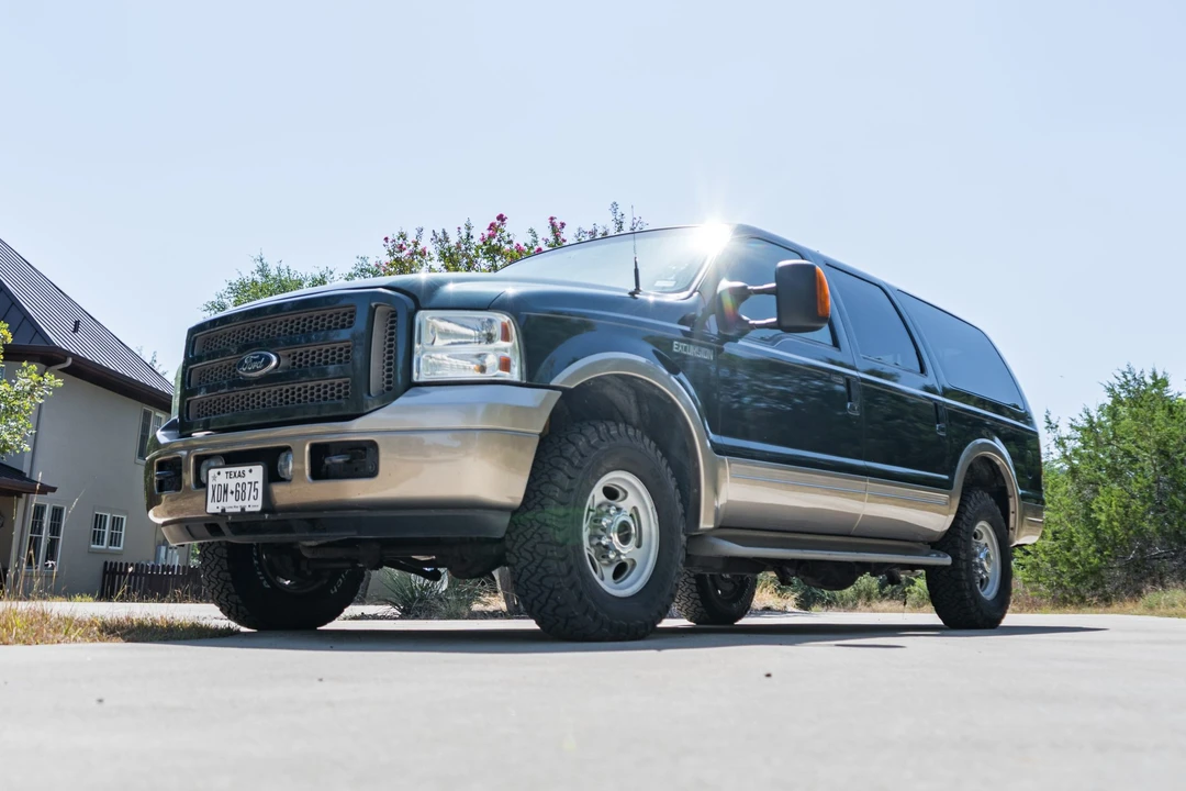2005 Ford Excursion - Image 9 of 31