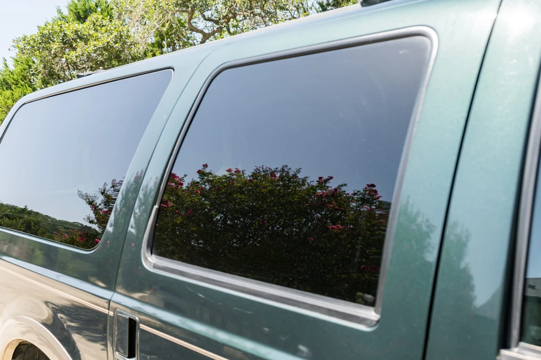 2005 Ford Excursion - Image 24 of 31
