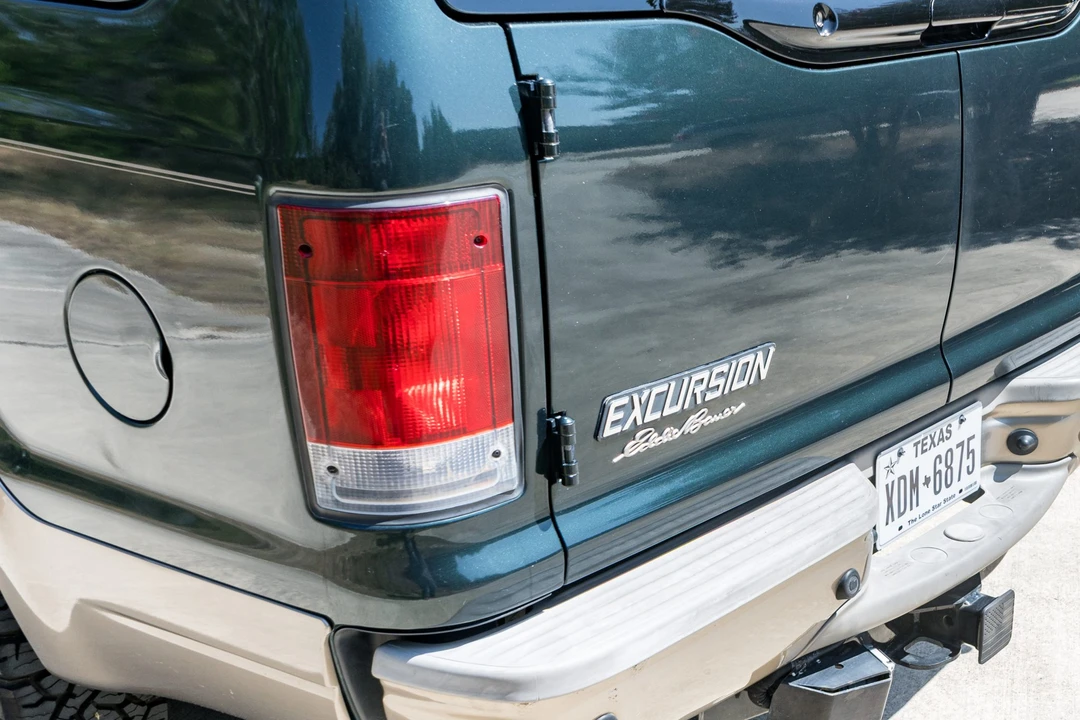 2005 Ford Excursion - Image 17 of 31