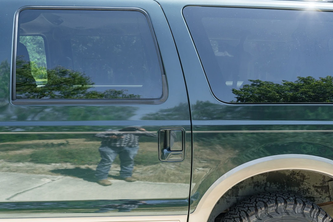 2005 Ford Excursion - Image 25 of 31
