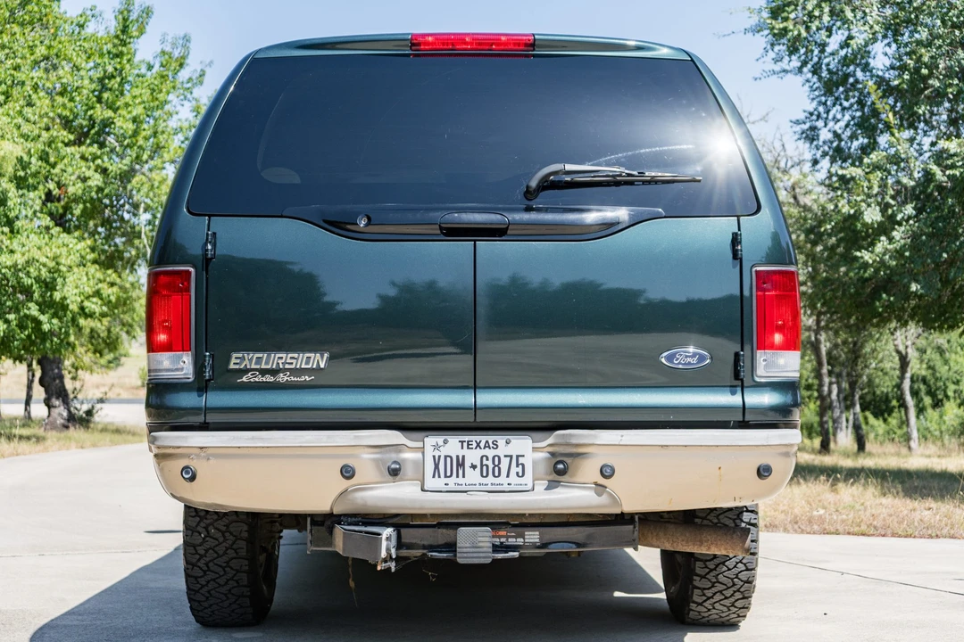 2005 Ford Excursion - Image 14 of 31