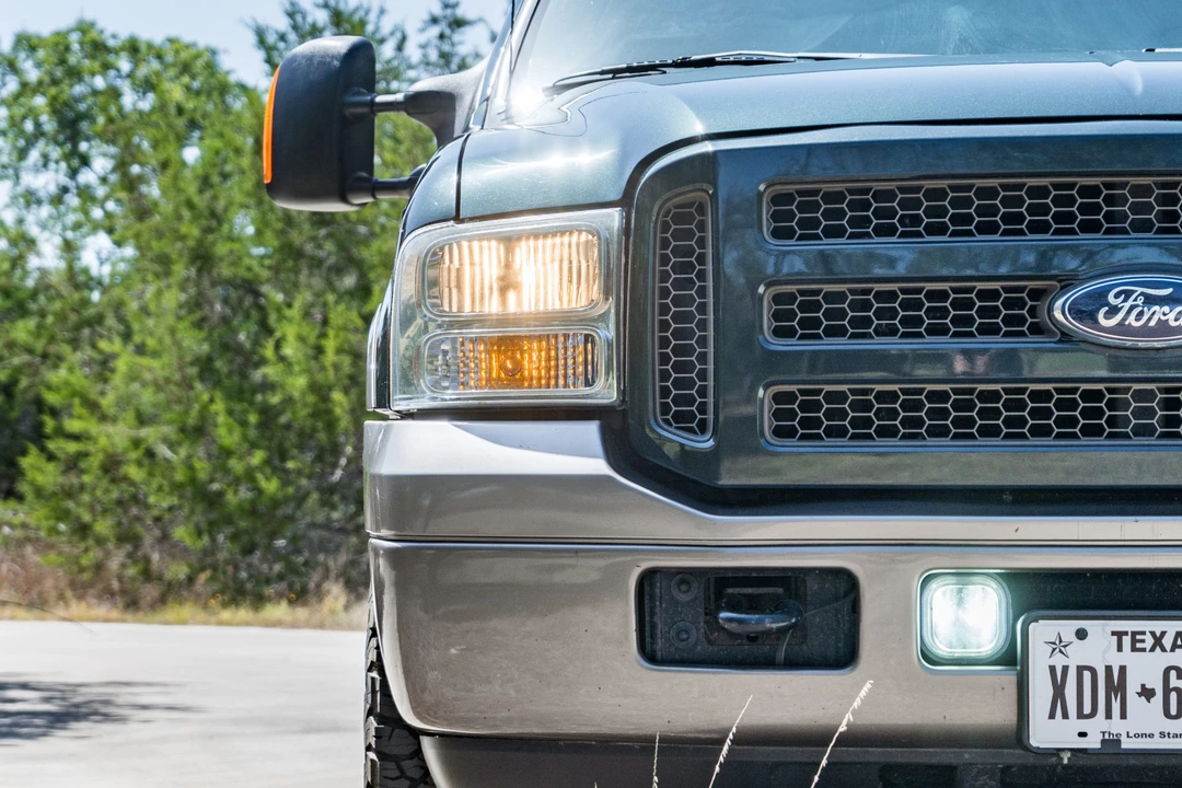 2005 Ford Excursion - Image 12 of 31