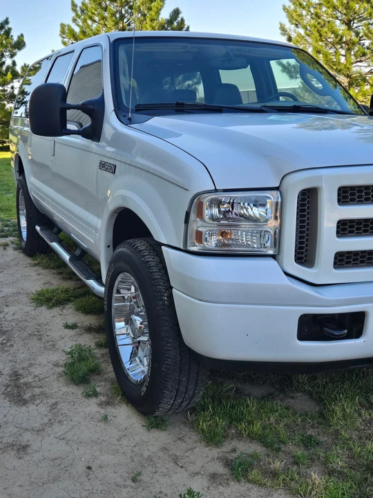 2005 Ford Excursion - Image 15 of 31