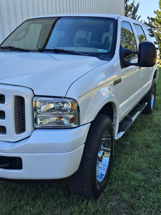 2005 Ford Excursion - Image 16 of 31