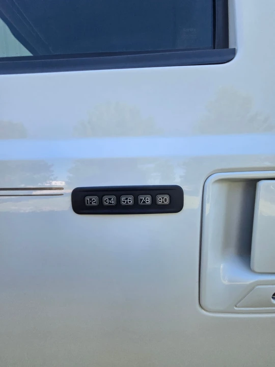 2005 Ford Excursion - Image 22 of 31