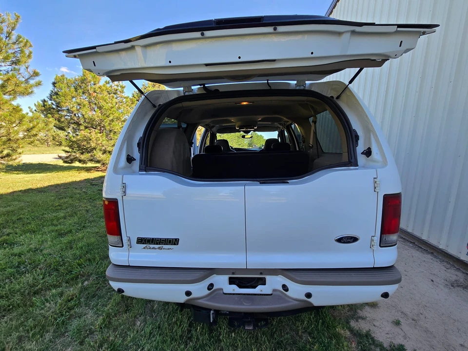 2005 Ford Excursion - Image 10 of 31