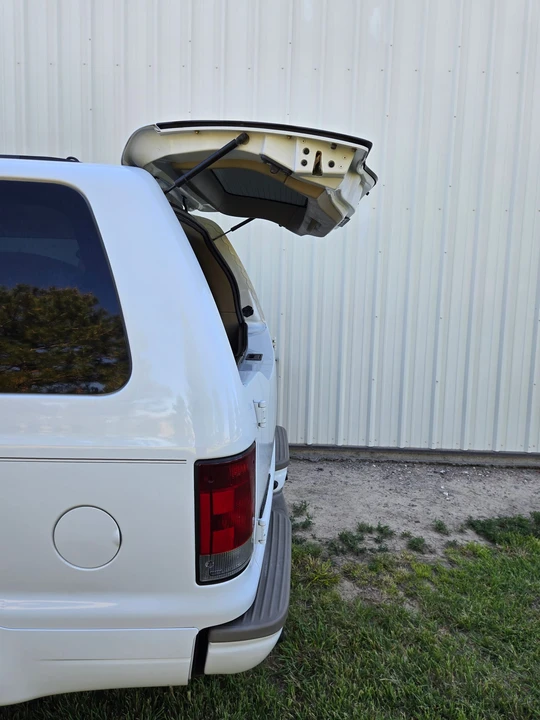 2005 Ford Excursion - Image 19 of 31